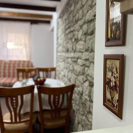 Pjetri House Hotel Berat Bagian luar foto