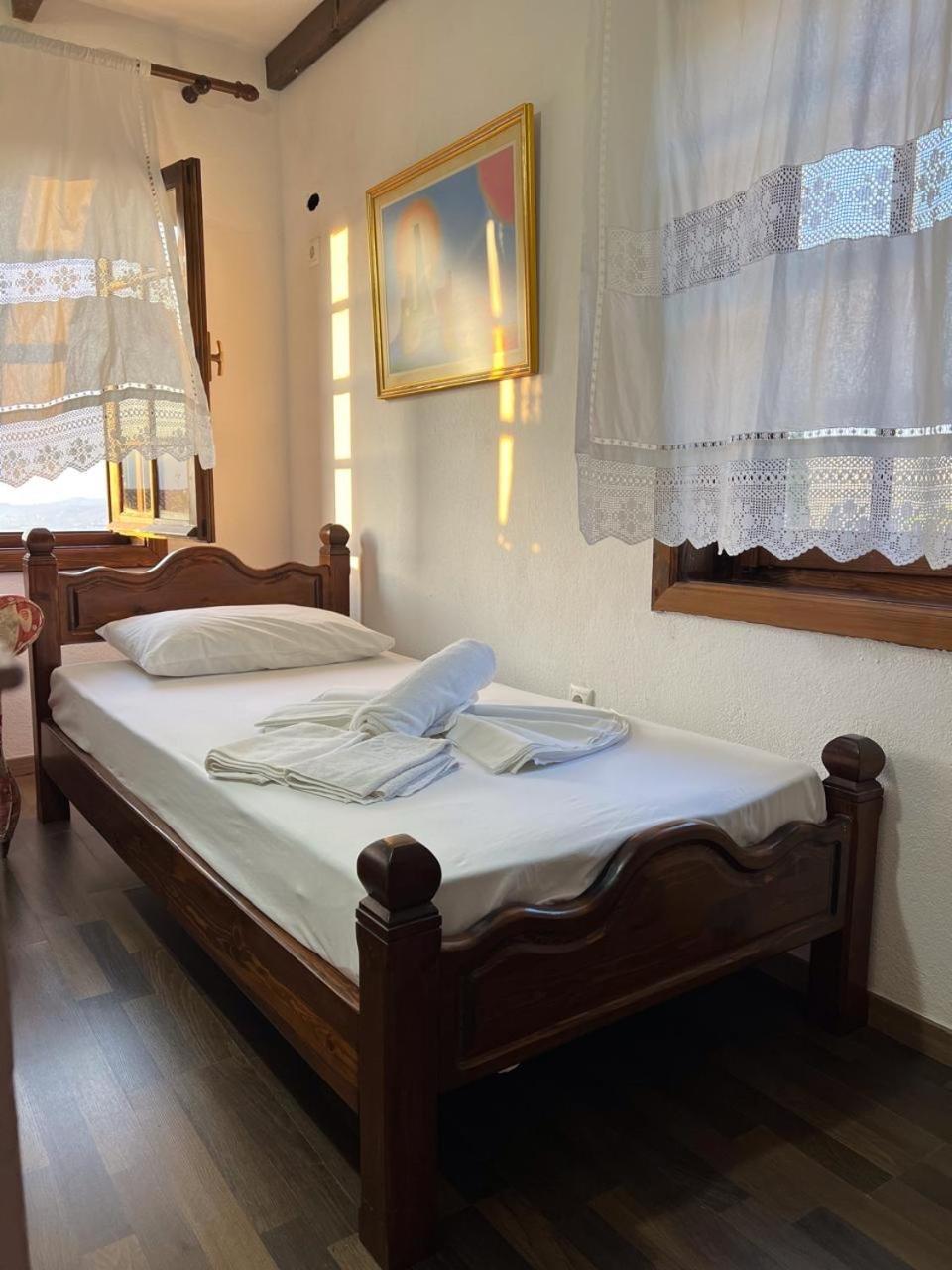 Pjetri House Hotel Berat Bagian luar foto