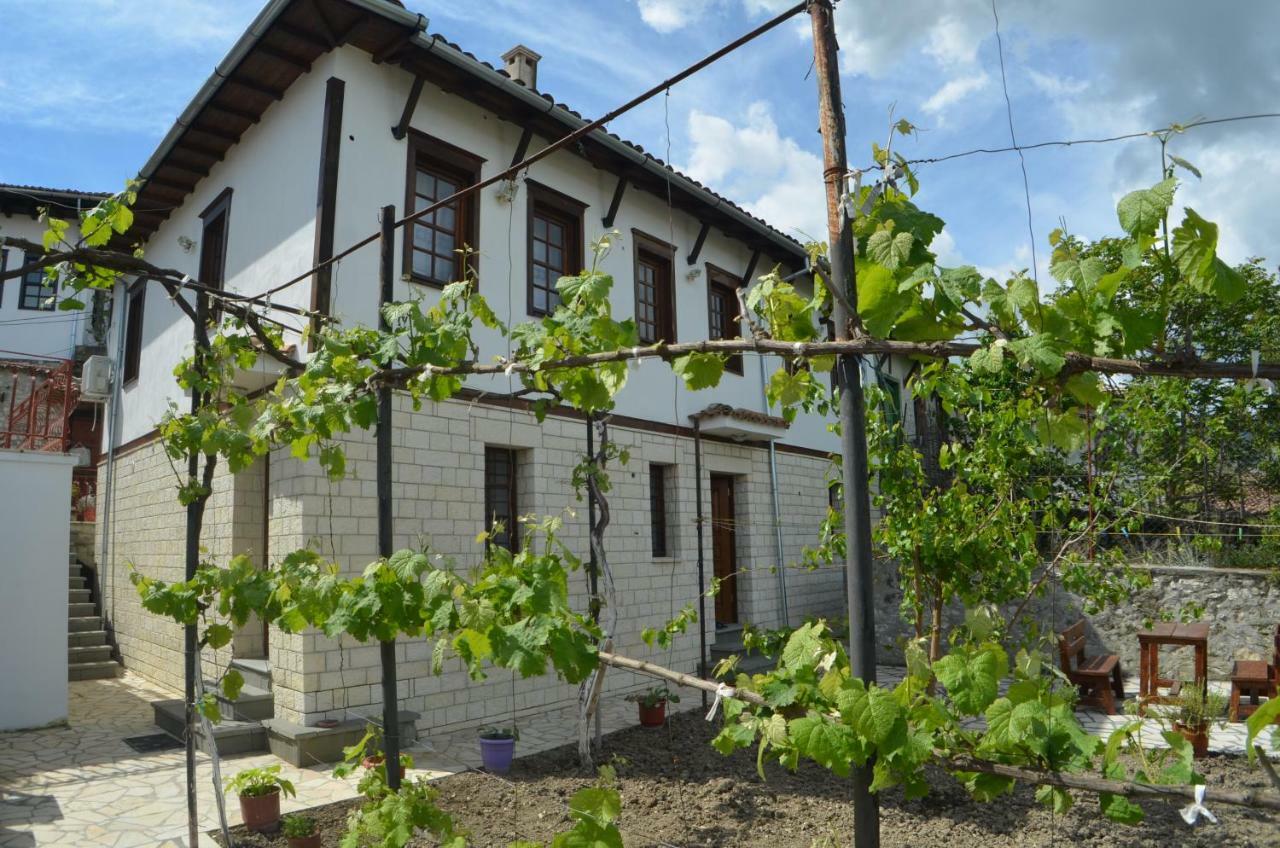 Pjetri House Hotel Berat Bagian luar foto